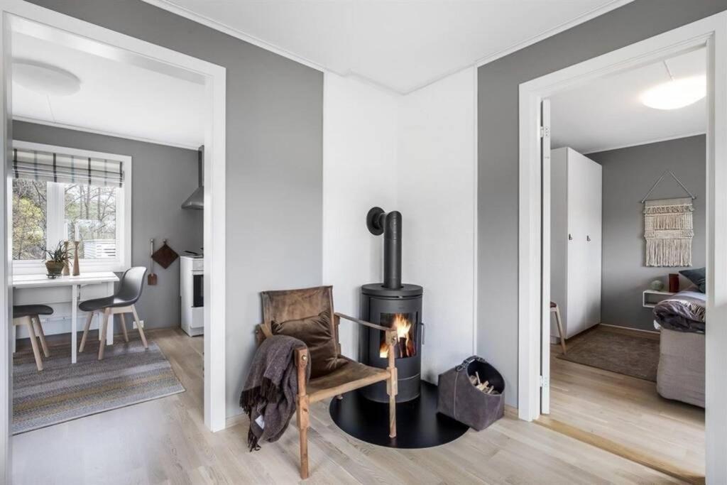 Cozy Cottage Close To Idyllic Archipelago With Additional Building If Booked For More Than 2 People Eydehavn Exterior foto